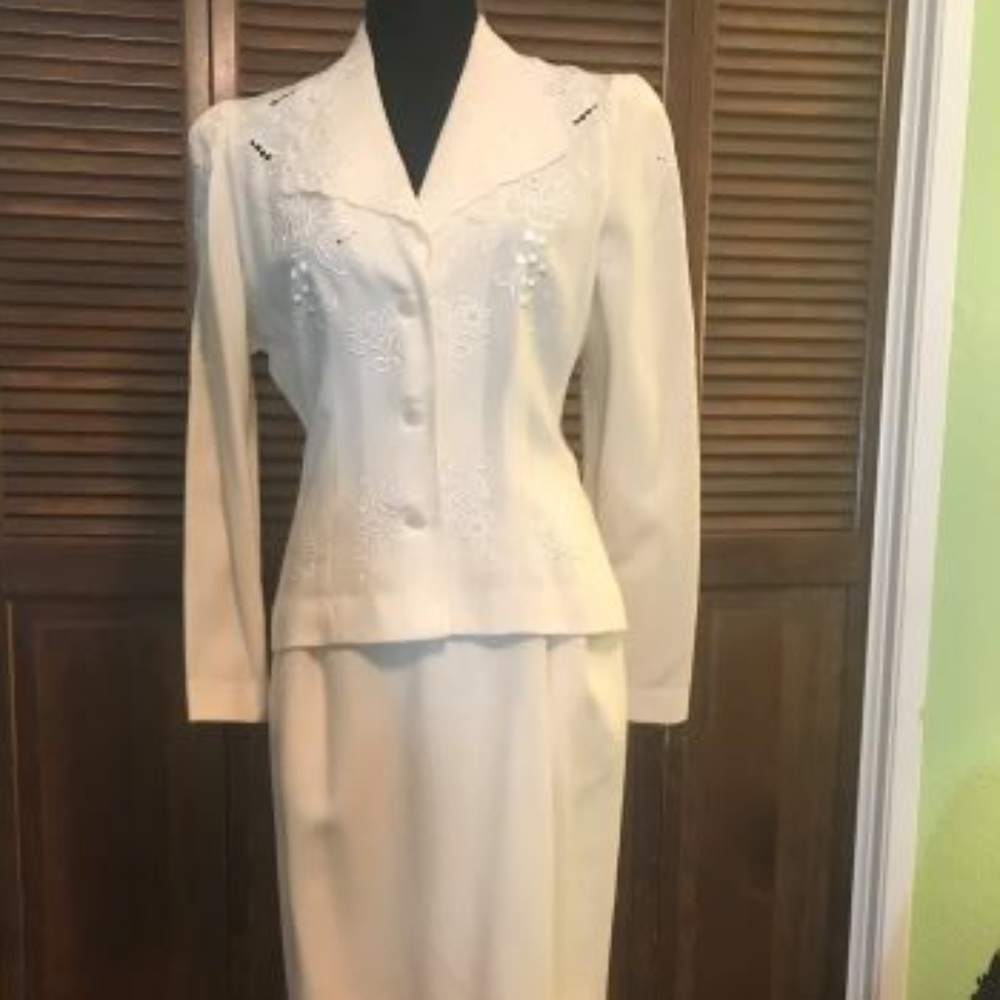 Vintage ASERET Pale Yellow Embroidered Suit